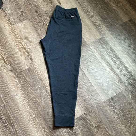 Vuori Sunday Performance joggers - Picture 10 of 16